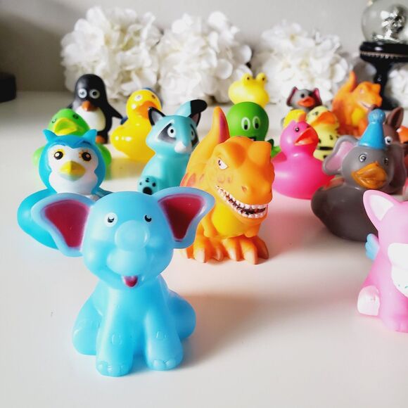 Duck and Assorted Figurines Bundle 26 pcs GUC - Picture 6 of 16